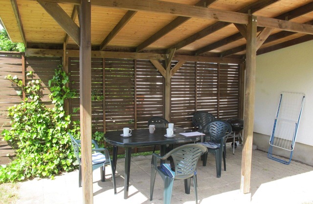 Beautiful private villa for 6 guests with TV, terrace, pets allowed and parking
