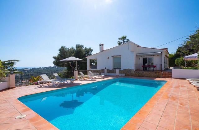 Beautiful private villa for 7 guests with WIFI, private pool, A/C, TV, terrace and panoramic view