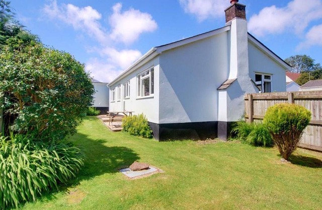 Beautiful private villa for 4 guests with WIFI, TV, patio and parking