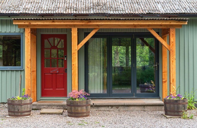 Beautiful private villa for 4 guests with hot tub, WIFI, TV and pets allowed