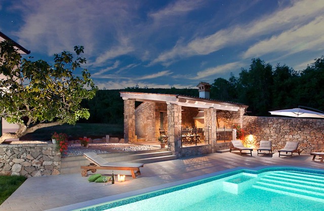 Beautiful private villa with private pool, WIFI, A/C, TV, terrace, pets allowed and parking