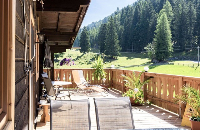 Beautiful private villa for 6 guests with WIFI, TV, terrace, pets allowed and parking