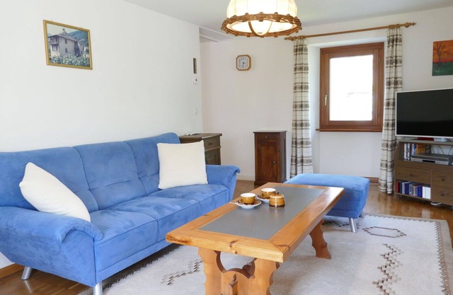 Beautiful private villa for 5 guests with WIFI, TV, patio, pets allowed and panoramic view