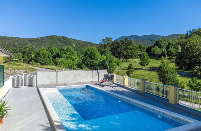 Beautiful private villa for 4 people with WIFI, private pool, TV, terrace and pets allowed
