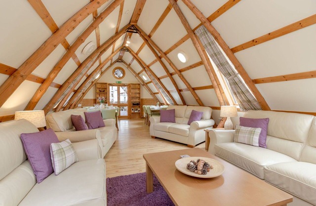 Beautiful private villa for 16 guests with WIFI, TV, patio, pets allowed and panoramic view