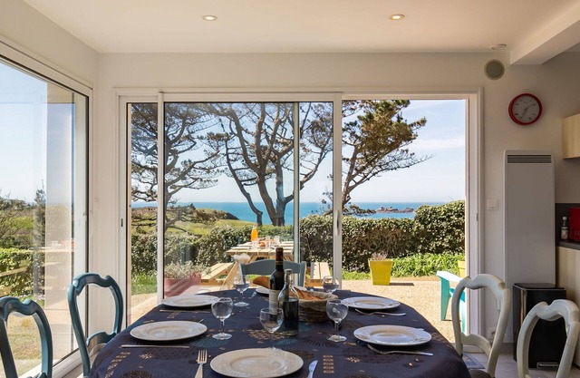 Beautiful private villa for 6 guests with WIFI, TV, terrace and parking