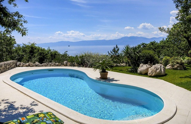 Beautiful private villa for 8 people with private pool, WIFI, A/C, TV, terrace and pets allowed
