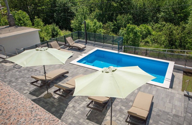 Beautiful private villa for 10 guests with A/C, WIFI, private pool, TV, terrace and parking