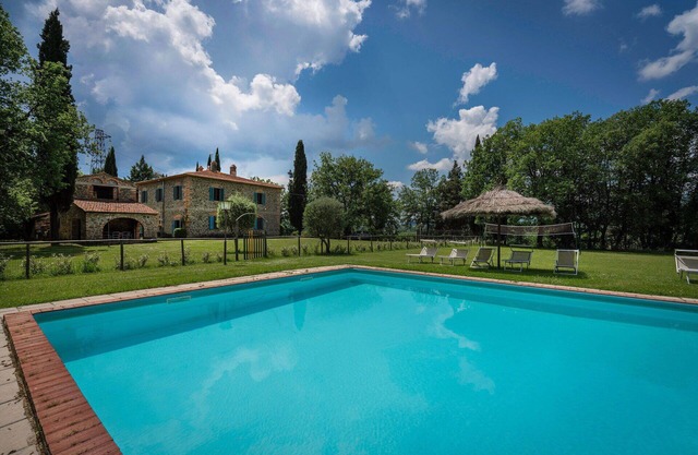 Beautiful private villa with WIFI, A/C, private pool, patio, pets allowed, panoramic view, parking
