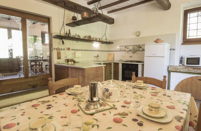 Beautiful private villa for 10 people with A/C, WIFI, pool, TV and panoramic view