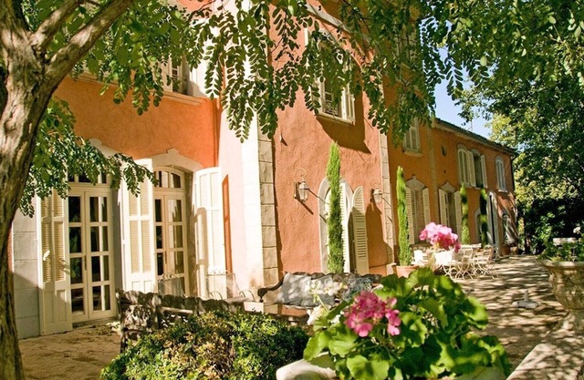 Beautiful Provençal manor house in award winning vineyard
