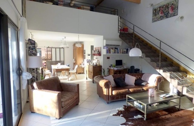 Beautiful quiet house with pool