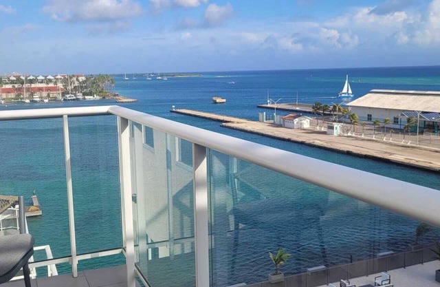 Beautiful, Quiet 2BR Condo with amazing Ocean views