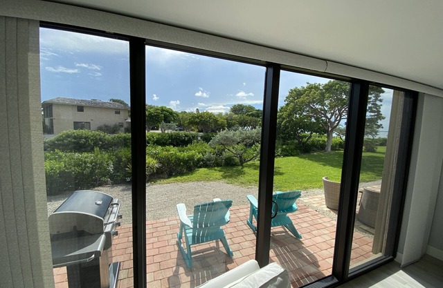 Beautiful remodel condo in Buttonwood