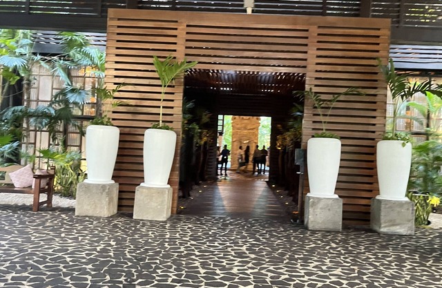 Beautiful Resort/Tropical Paradise