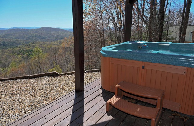 Beautiful Retreat - Amazing Views - Hot Tub - Super Fast WIFI