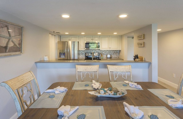 Beautiful San Remo on Beach, Water-view From All Windows, Heated Pool, Hot Tub