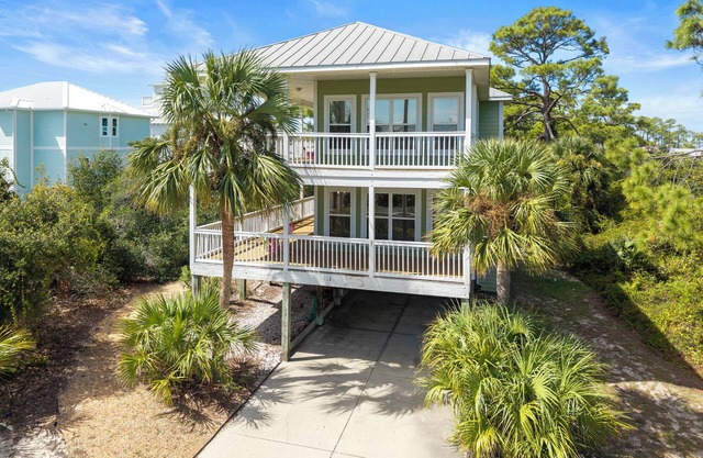 Beautiful Single Family home located on south end of Cape San Blas