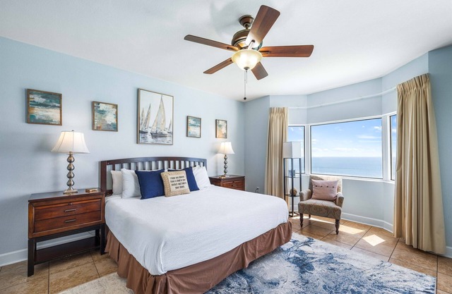 Beautiful, Spacious condo! Oct/Nov Deals!
