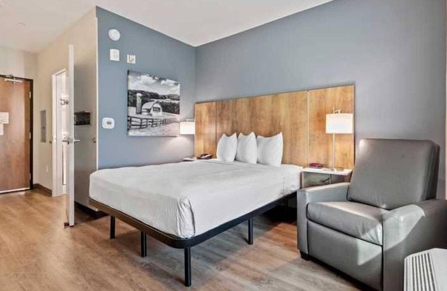 Beautiful Studio apartment (431299) by Houzlet