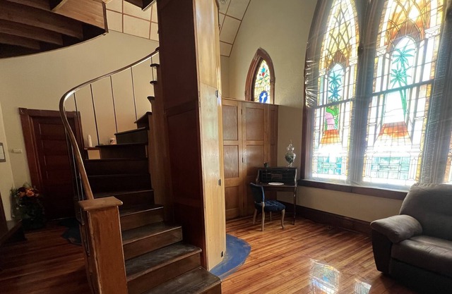 Beautiful studio apartment close to downtown