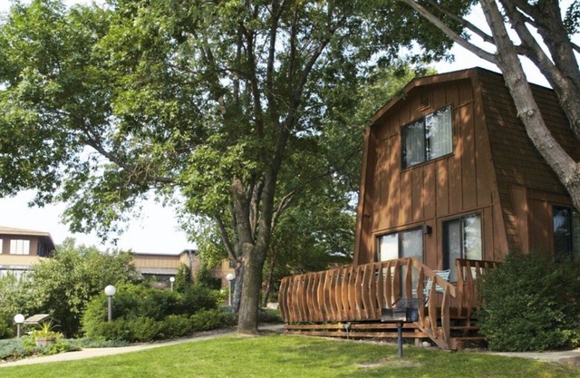 Beautiful studio unit at resort, sleeps 4