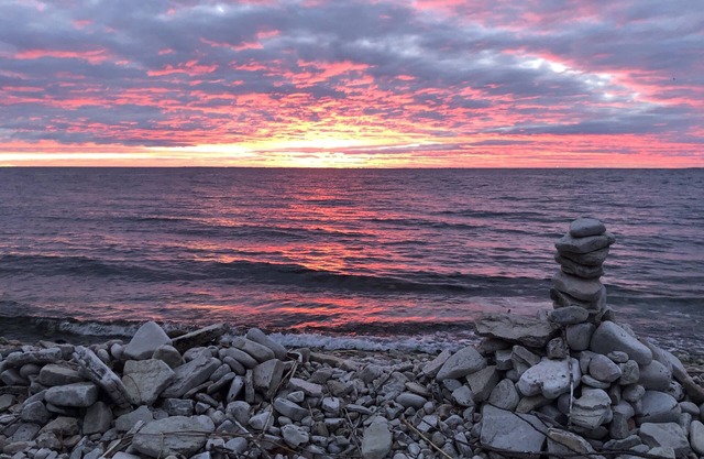 Beautiful Sunsets on the Bay! Waterfront, large yard, updated home.