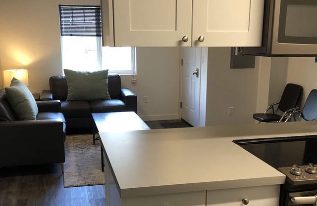 Beautiful Three Bedroom, Two Bath with Mountain Views