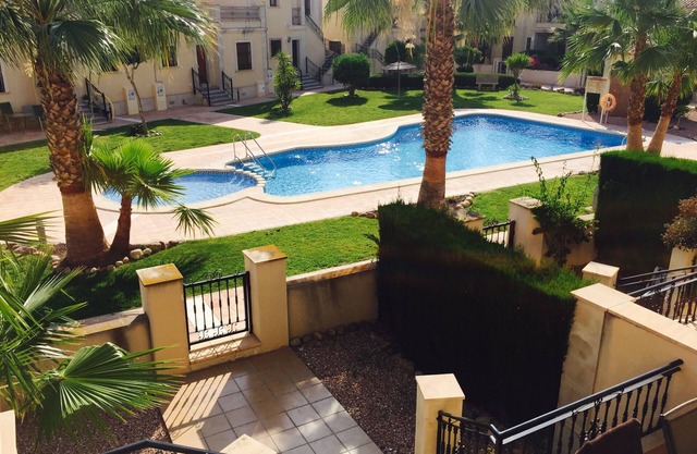 Beautiful Townhouse in La Finca Golf, with Wifi & Air Con overlooking Pool.