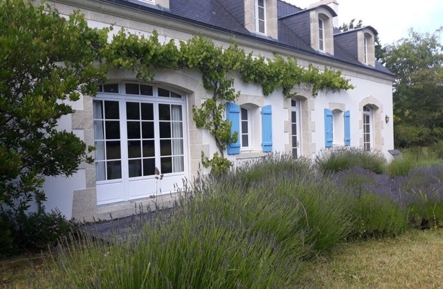 Beautiful traditional architect villa, 400m from the beach, 8000m2 garden