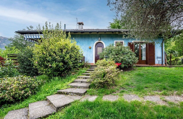 Beautiful villa for 4 people with WIFI, TV, terrace, pets allowed and parking