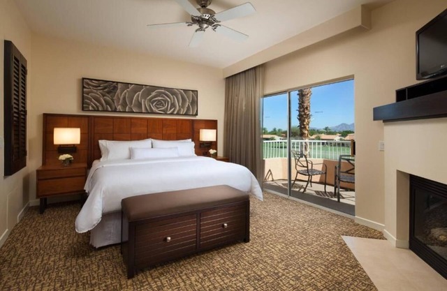 Beautiful vacation villa in Rancho Mirage. Relaxing resort golf, tennis and spa.