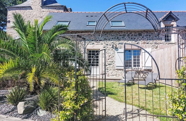 Beautiful villa for 3 people with WIFI, TV and patio