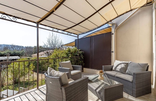 Beautiful villa for 4 guests with private pool, WIFI, TV and terrace