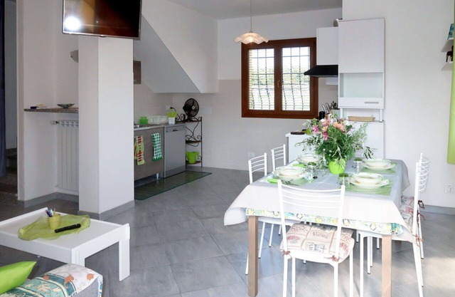 Beautiful villa for 6 guests with WIFI, TV and terrace