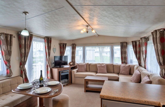 Beautiful villa for 6 guests with WIFI, pool, terrace and pets allowed
