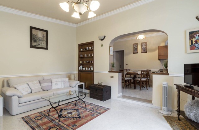 Beautiful villa for 4 people with WIFI, TV, balcony and parking