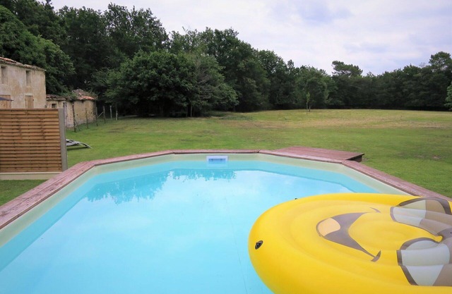 Beautiful villa for 6 people with WIFI, pool, TV and terrace
