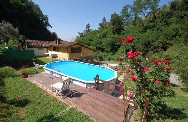 Beautiful villa for 6 people with private pool, internet, TV, patio and pets allowed