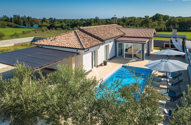 Beautiful villa "Miracle" with private pool