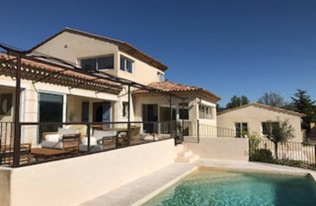 Beautiful villa pool view 180 Luberon +2 houses & garden near Roussillon 300m2