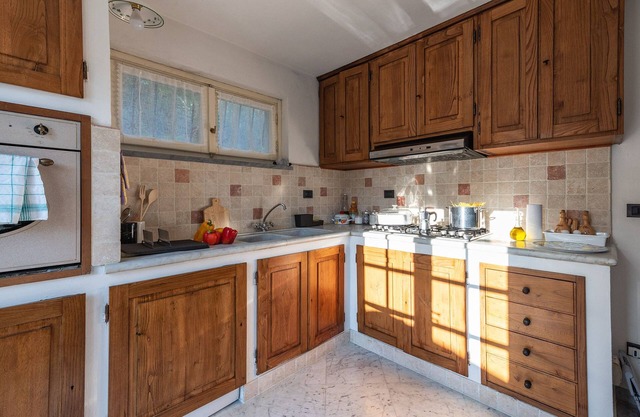 Beautiful Villa sleeps 14 with a/c and pool near Pistoia