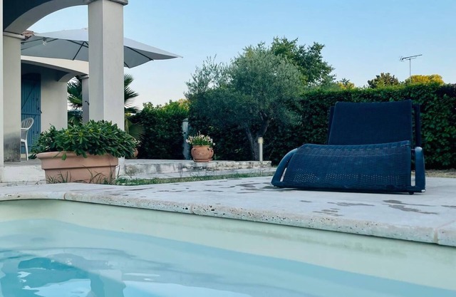 Beautiful villa to rent with swimming pool between sea and Pic Saint Loup just for you