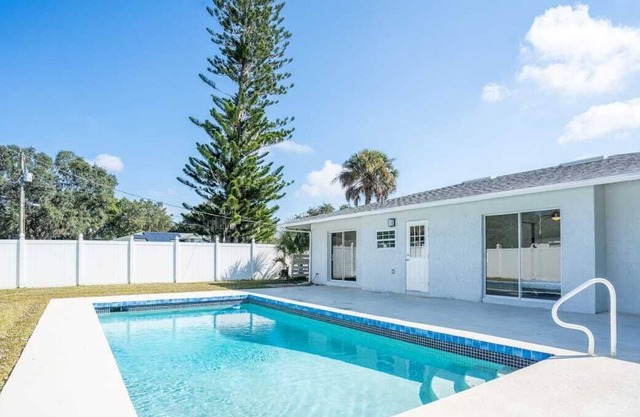 Beautiful Villa w/ a Private Pool near Siesta Key