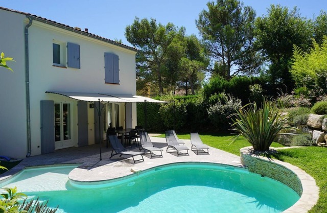 Beautiful Villa with heated pool on the Pont Royal golf, close to the lake