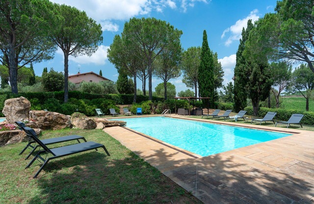 Beautiful villa with sauna, hot tub, WIFI, private pool, A/C, terrace and panoramic view