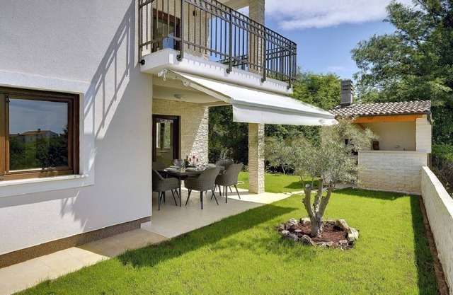 Beautiful villa with private pool and pets are welcome