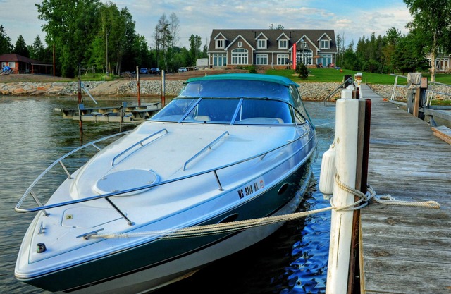 Beautiful Waterfront Home With Swimming Pond - North Unit