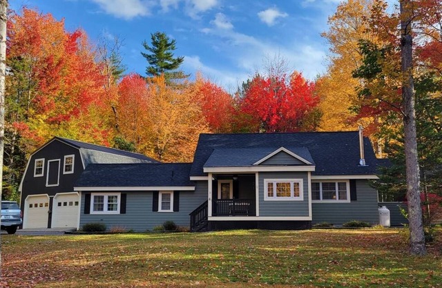 Beautiful White Mountains Home w/Beautiful Foliage Views, Sauna, Firepit and Gameroom