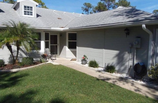 Beautifully Furnished Townhome in Great Location